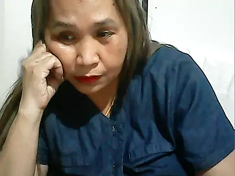 Lhadycarolyn live sex cam