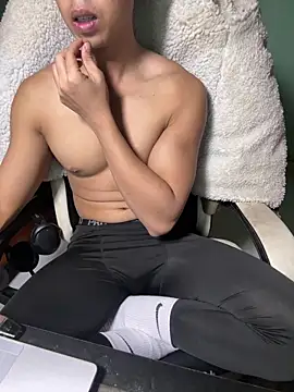 Thang100cu live sex cam