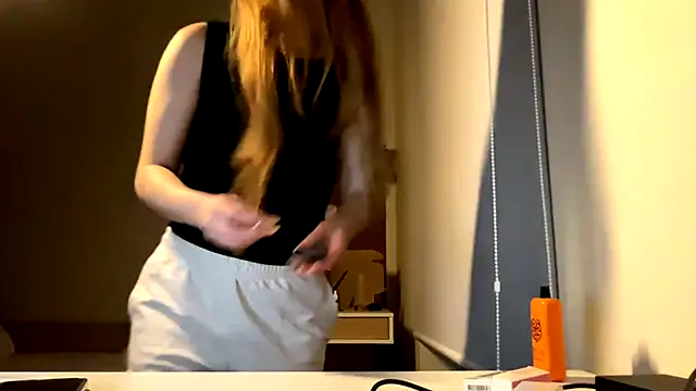 Callmeee_star's cam snapshot