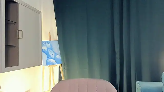 HienBiddie's cam snapshot