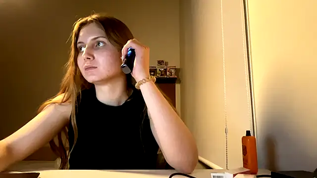 Callmeee_star's cam snapshot