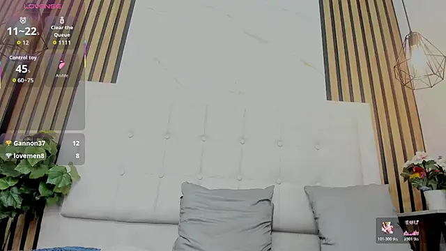 Nyra_pumpkin's cam snapshot