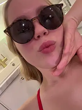 Little_Forest_ELF's cam snapshot