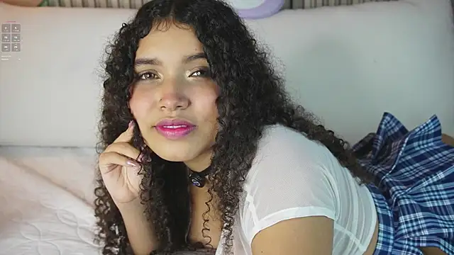 EloiseSweetxx's cam snapshot