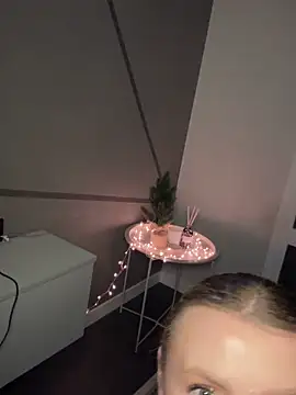 EvaBrooklyn's cam snapshot