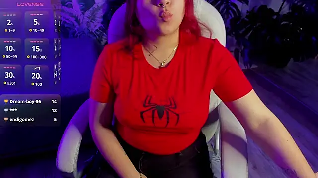 littlee_red's cam snapshot