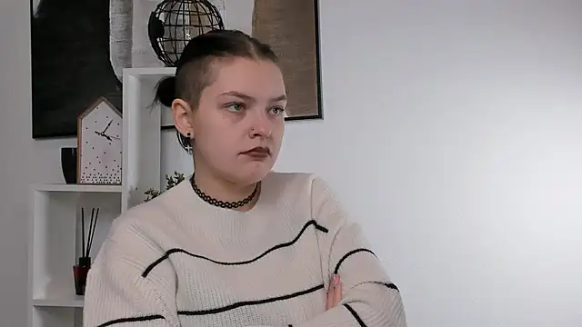 BevHanni's cam snapshot