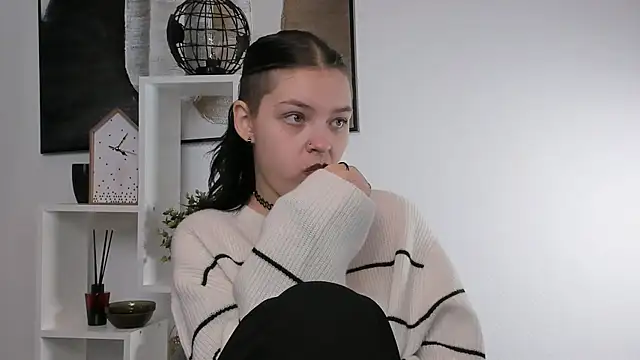 BevHanni's cam snapshot