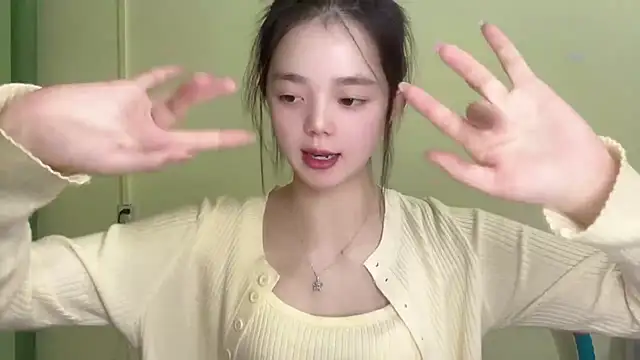 Nicole-13 live sex cam