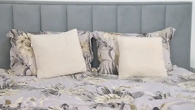 IrisMonn live sex cam