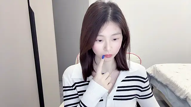 QQoooo-'s cam snapshot