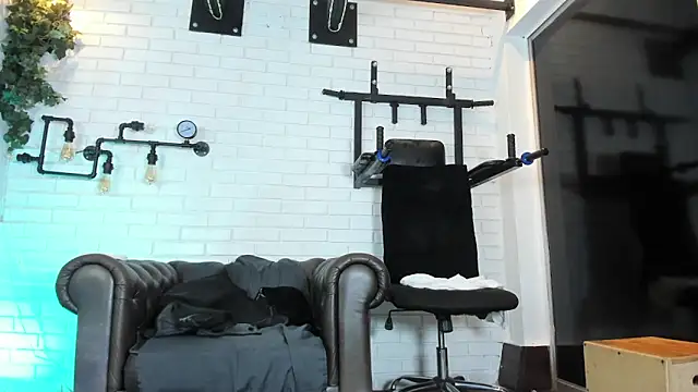 ItaloMoore's cam snapshot