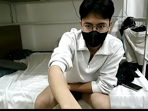 Gwencloudy live sex cam