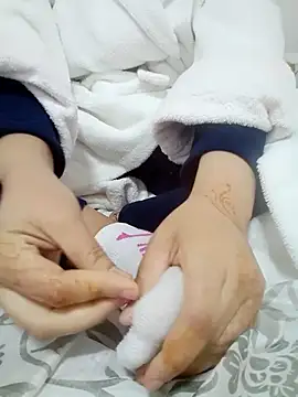 Bombamom's cam snapshot