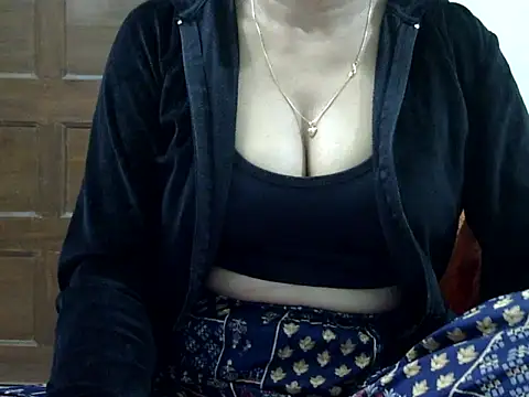 CHAMELI4747's cam snapshot