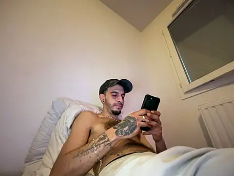 Rebeu313 live sex cam