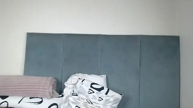 Jah-Queen's cam snapshot