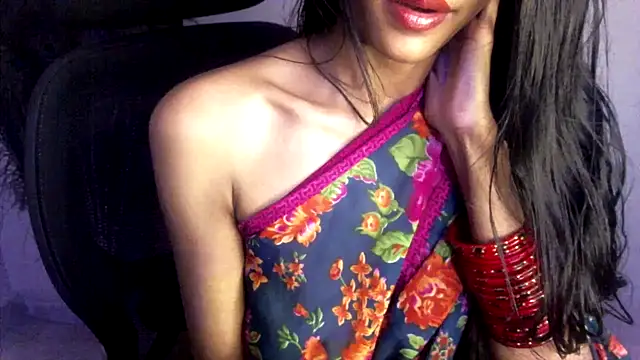 Sonia-silk's cam snapshot