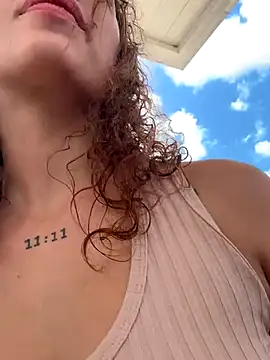 roxyrougee live sex cam