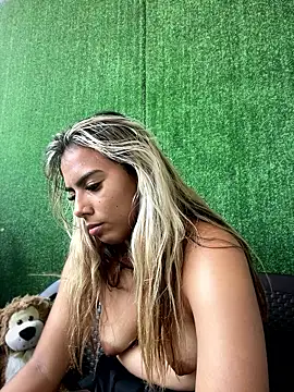 MiaSizzle live sex cam