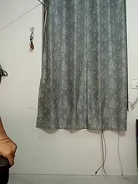 shrutee12 live sex cam