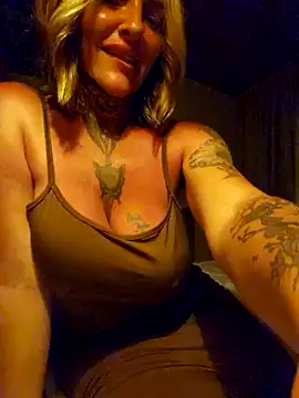 YourMommyBlair live sex cam