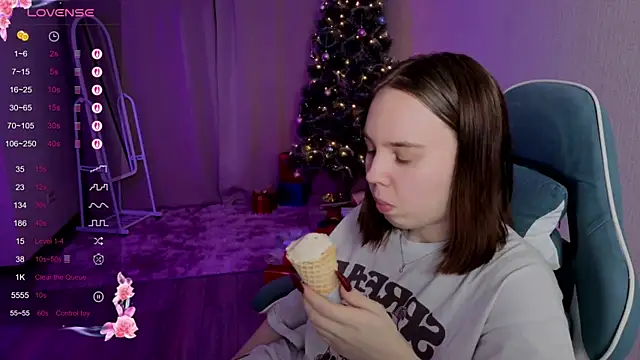 lunalyna's cam snapshot