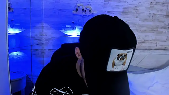 Emir_Ozan_'s cam snapshot