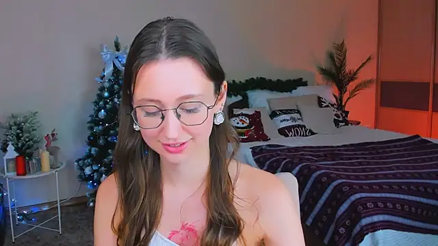 YourLovellyStory's cam snapshot