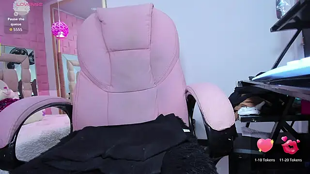 _laaura_'s cam snapshot