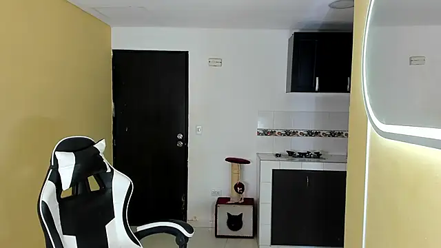 AlessaEcheverri live sex cam