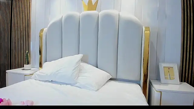 Miah_Scarlet's cam snapshot