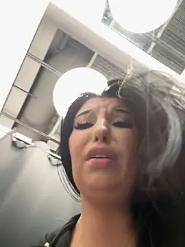 Tisha_Busty live sex cam