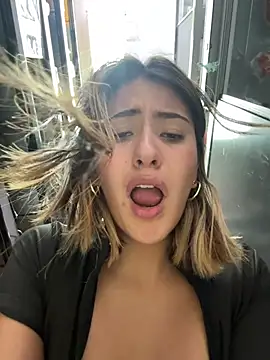 Andrea_19blonde live sex cam