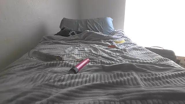 Peachestabby147's cam snapshot