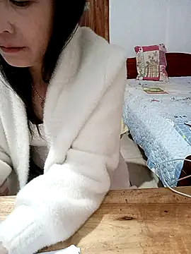 Feeling-hot live sex cam