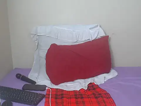 BadGirlMona live sex cam