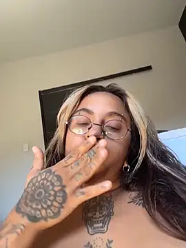 lolafairytail live sex cam