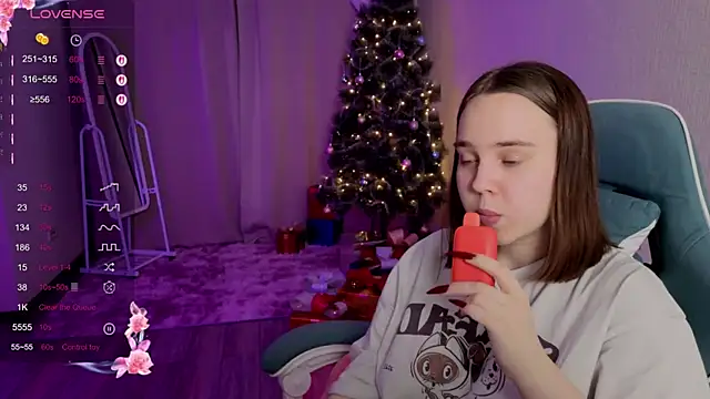 lunalyna's cam snapshot