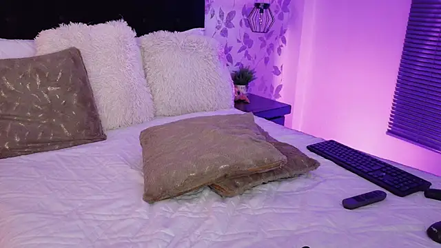 Nathaly-Lopez live sex cam