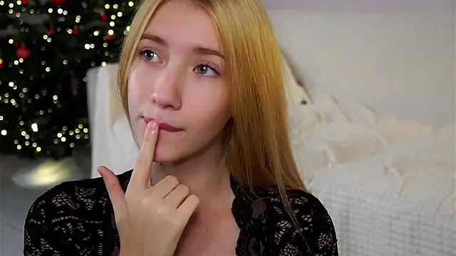 SunnivaCovil live sex cam