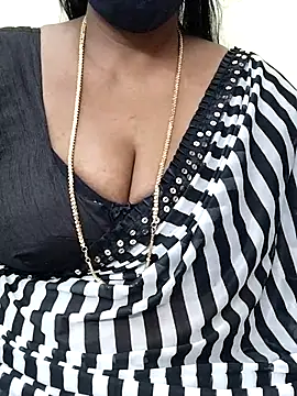 shobini's cam snapshot