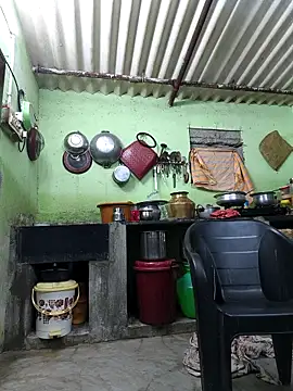 Tamilselviroja-'s cam snapshot