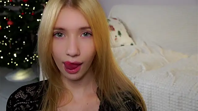 SunnivaCovil's cam snapshot