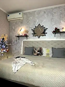 StripBianka's cam snapshot