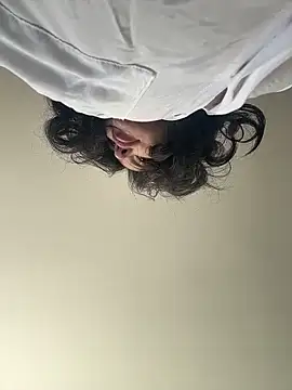 sukhakunis1 live sex cam