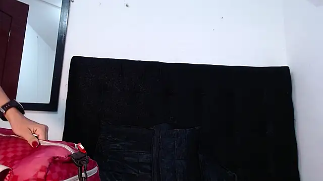 srta_luciana's cam snapshot