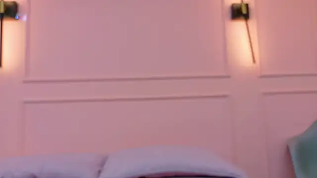 MaddieTease live sex cam