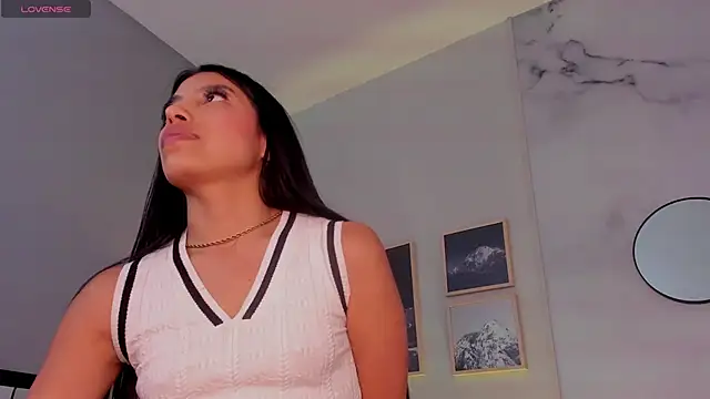 Tiffany_Low's cam snapshot