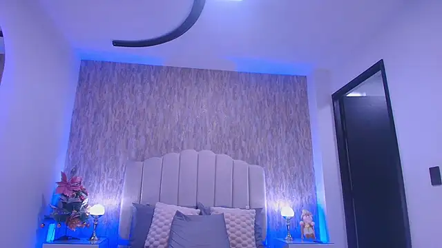 sofi_hils's cam snapshot